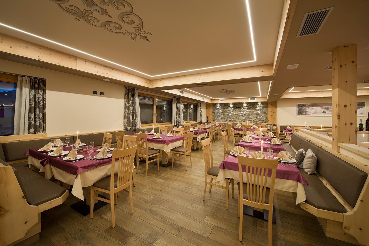 Hotel Silvestri Livigno Exteriör bild