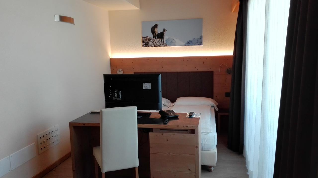 Hotel Silvestri Livigno Exteriör bild