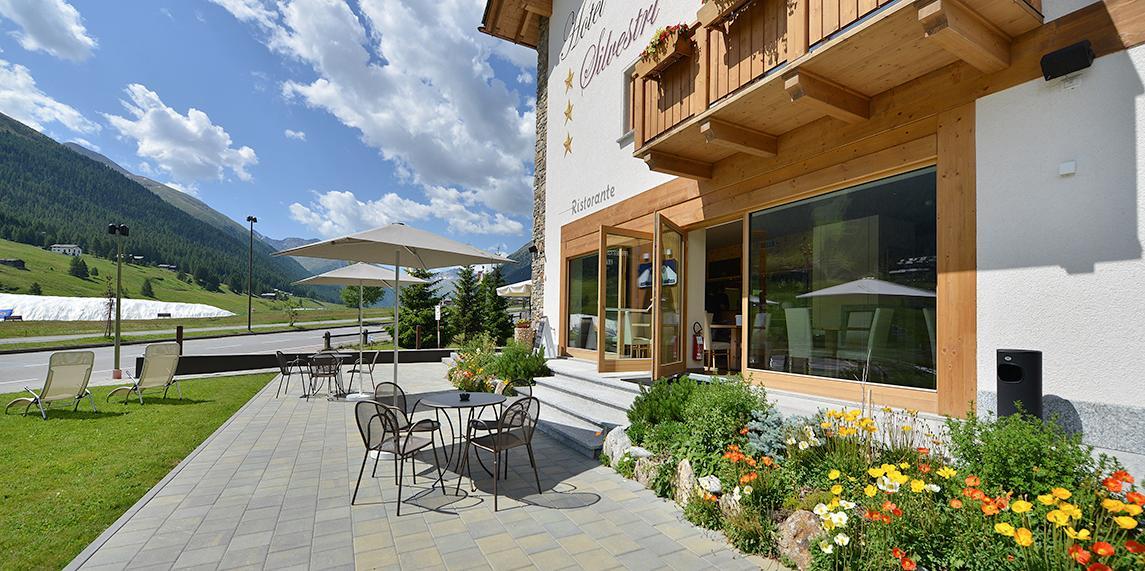 Hotel Silvestri Livigno Exteriör bild